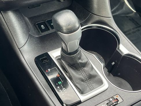 Used 2016 Toyota Highlander Limited image 22