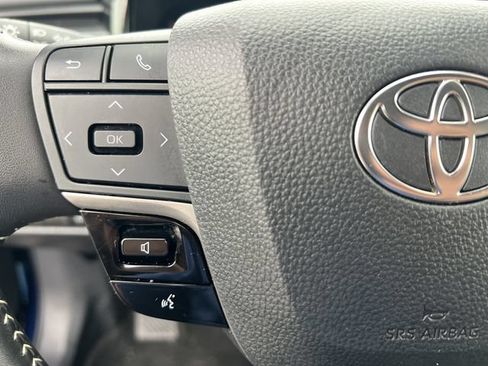 Used 2025 Toyota Camry SE FWD image 16
