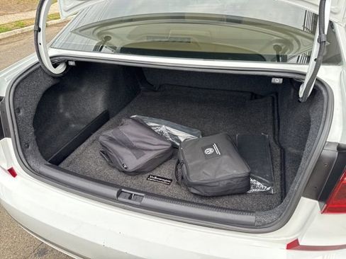 Used 2017 Volkswagen Passat 1.8T SE FWD image 22