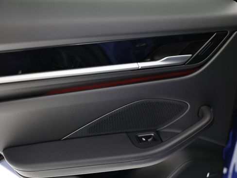 New 2026 Porsche Macan 4 Electric AWD/4WD image 26