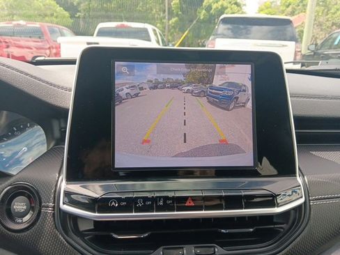 Used 2022 Jeep Compass Latitude image 34