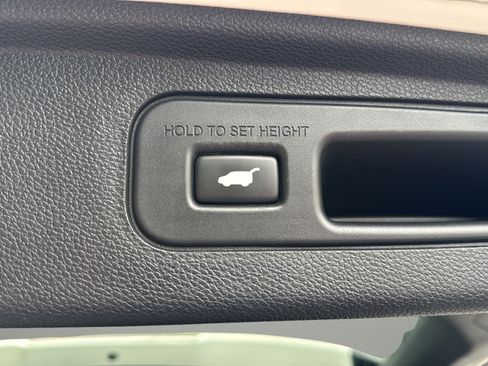 Used 2018 Honda Odyssey Elite image 24