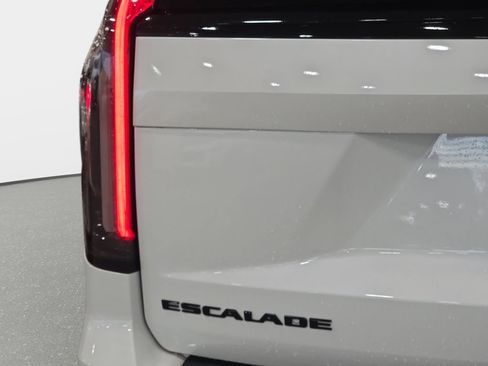 Used 2023 Cadillac Escalade ESV Sport w/ LPO, ONYX Package AWD/4WD image 26