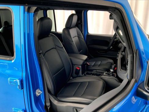 Used 2024 Jeep Wrangler Unlimited Sahara AWD/4WD image 6
