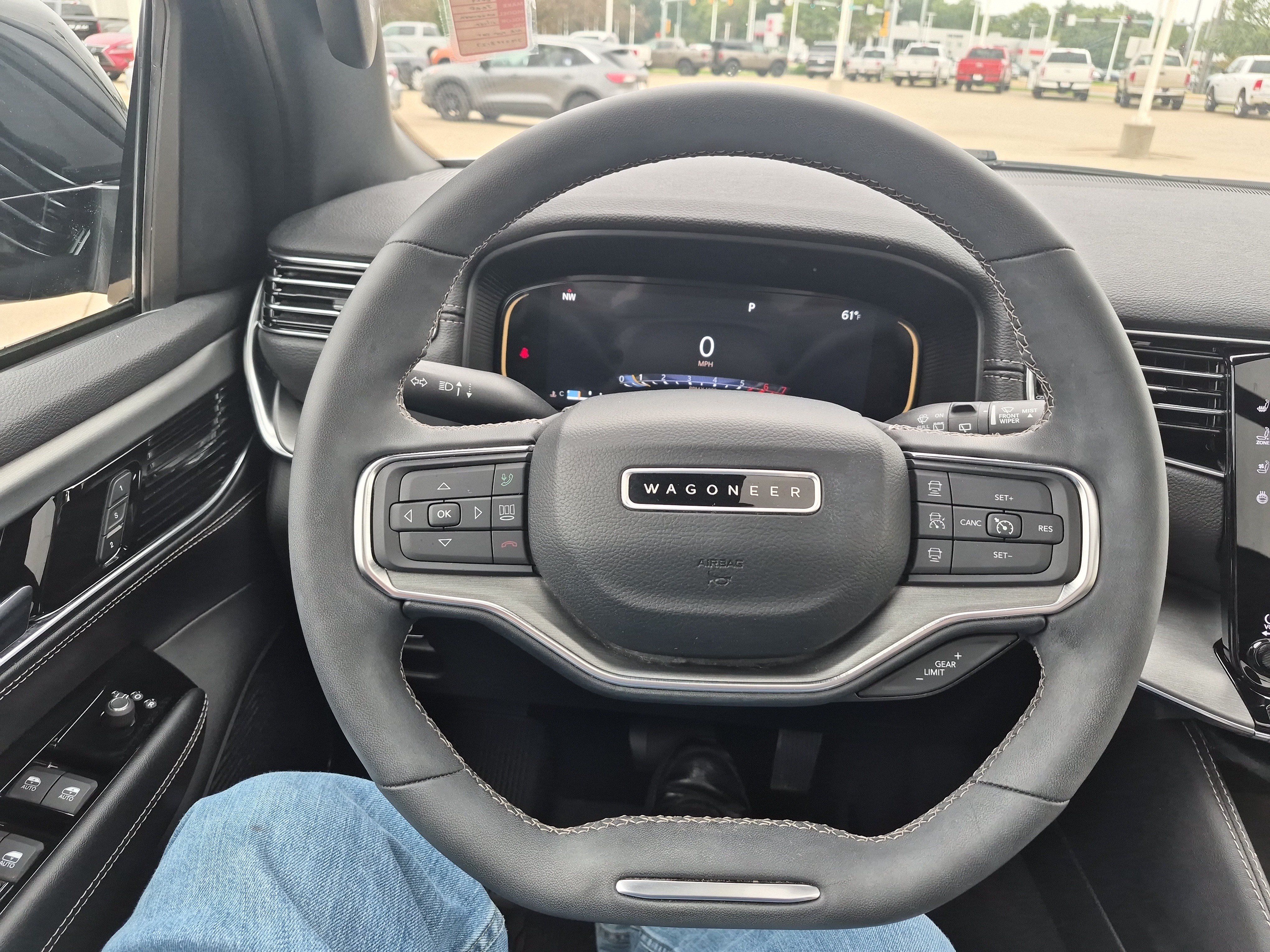 Used 2024 Jeep Wagoneer Series II AWD/4WD image 19