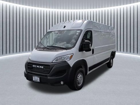 Used 2025 RAM ProMaster 2500 w/ Premium Convenience Group FWD image 2