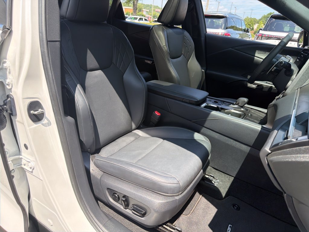 Used 2023 Lexus RX 350 Premium w/ Accessory Package (Z1) FWD image 33