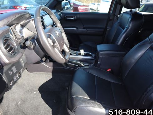 Used 2021 Toyota Tacoma TRD Off-Road image 15