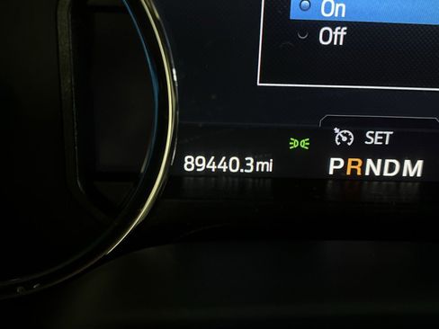 Used 2020 Ford Expedition XLT w/ Equipment Group 202A AWD/4WD image 17