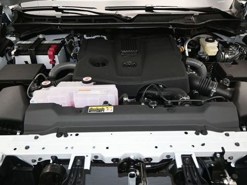 New 2026 Toyota Tundra SR5 AWD/4WD image 17