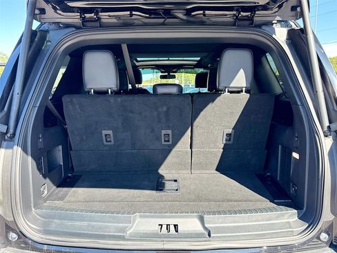 Used 2024 Ford Expedition Limited image 26