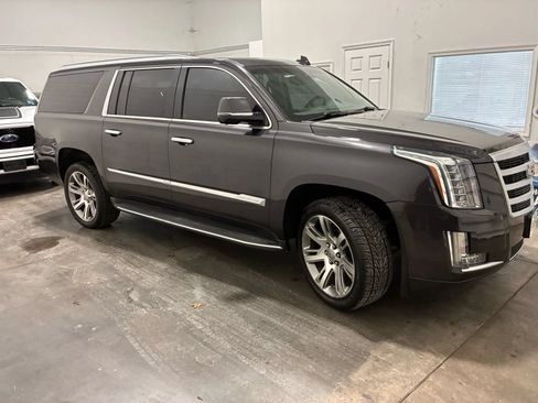 Used 2015 Cadillac Escalade ESV Luxury AWD/4WD image 10