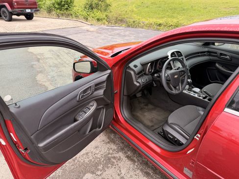 Used 2014 Chevrolet Malibu LT FWD image 11