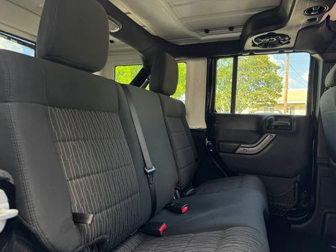 Used 2012 Jeep Wrangler Unlimited Sport AWD/4WD image 27