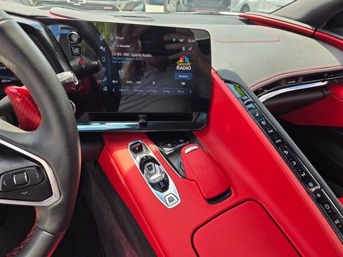Used 2024 Chevrolet Corvette Stingray Preferred Conv w/ Z51 Performance Package RWD image 23