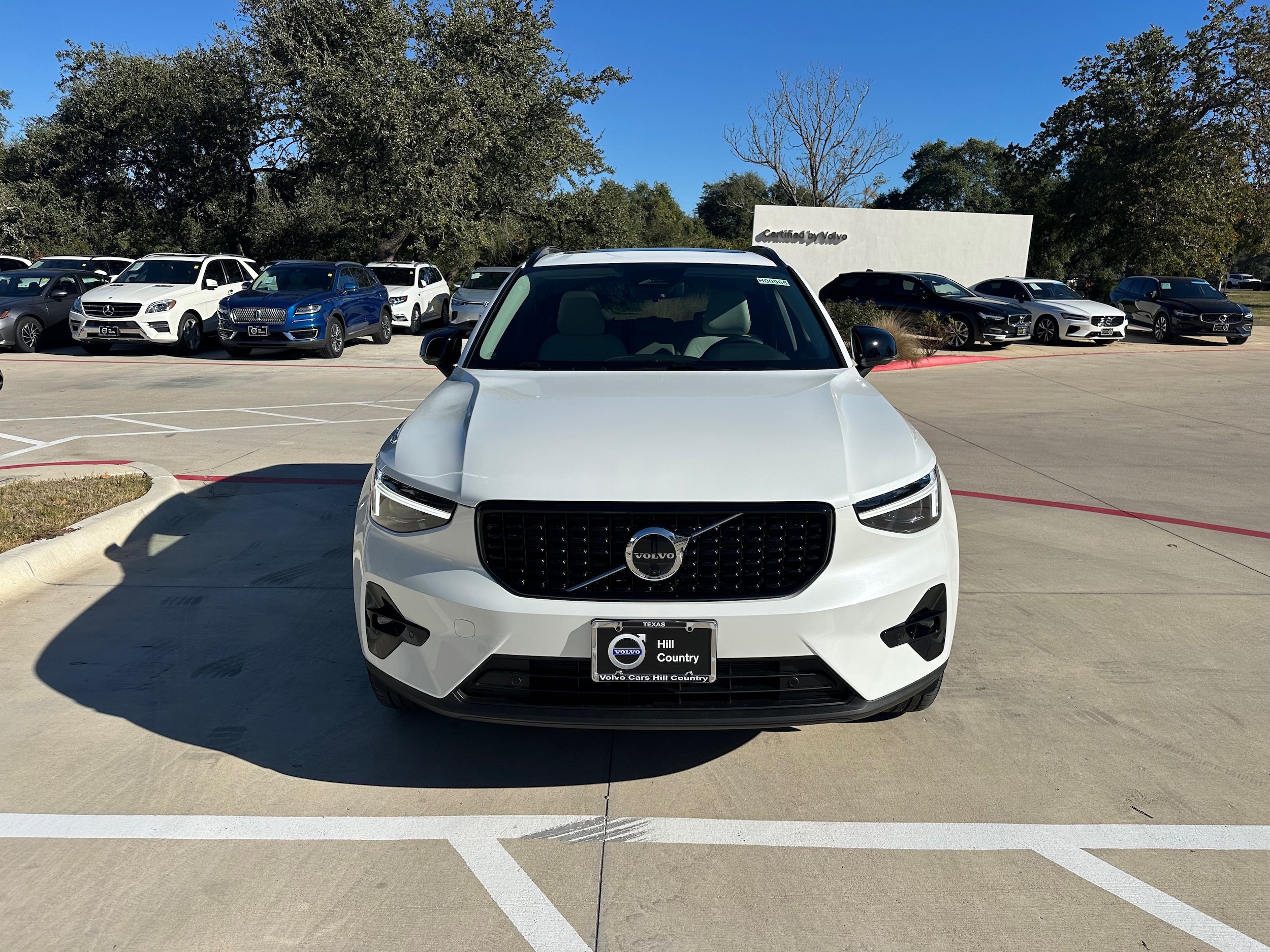 New 2026 Volvo XC40 B5 Plus w/ Protection Package Premier AWD/4WD image 6