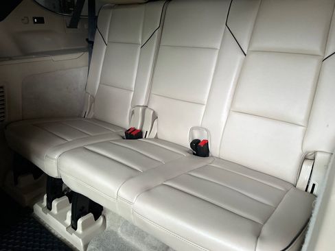 Certified 2023 Cadillac Escalade ESV Premium Luxury w/ Performance Package image 19