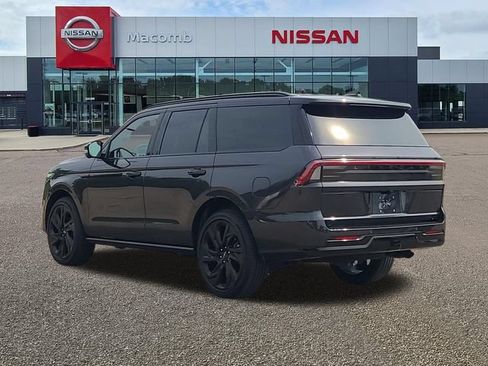 Used 2025 Lincoln Navigator Black Label AWD/4WD image 5