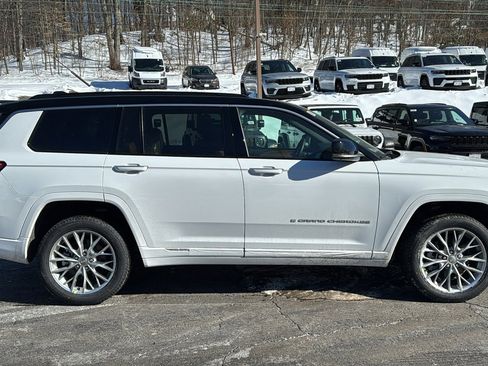 New 2025 Jeep Grand Cherokee L Summit image 5