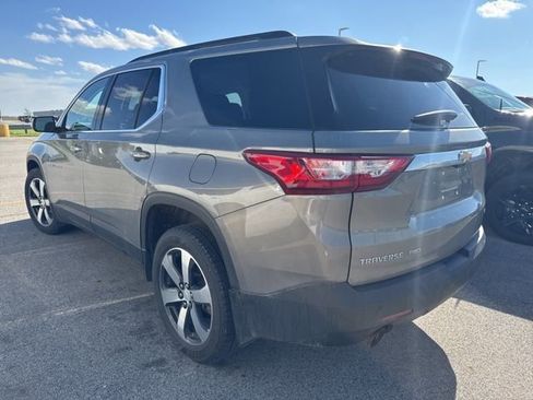 Used 2019 Chevrolet Traverse LT w/ LT Premium Package AWD/4WD image 7