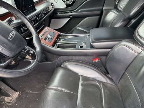 Used 2022 Lincoln Aviator Reserve w/ Equipment Group 201A AWD/4WD image 11