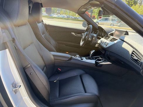 Used 2009 BMW Z4 sDrive35i RWD image 19