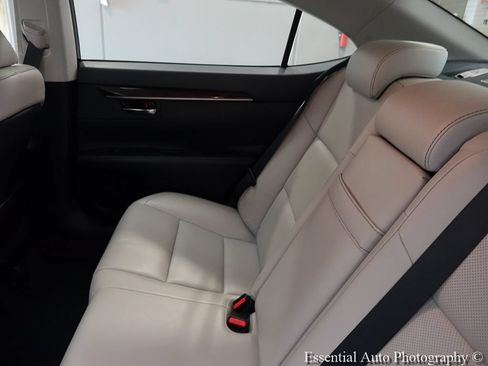 Used 2015 Lexus ES 350 w/ Luxury Package FWD image 13