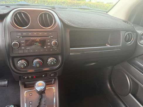 Used 2012 Jeep Compass Latitude w/ Sun/Sound Group FWD image 23