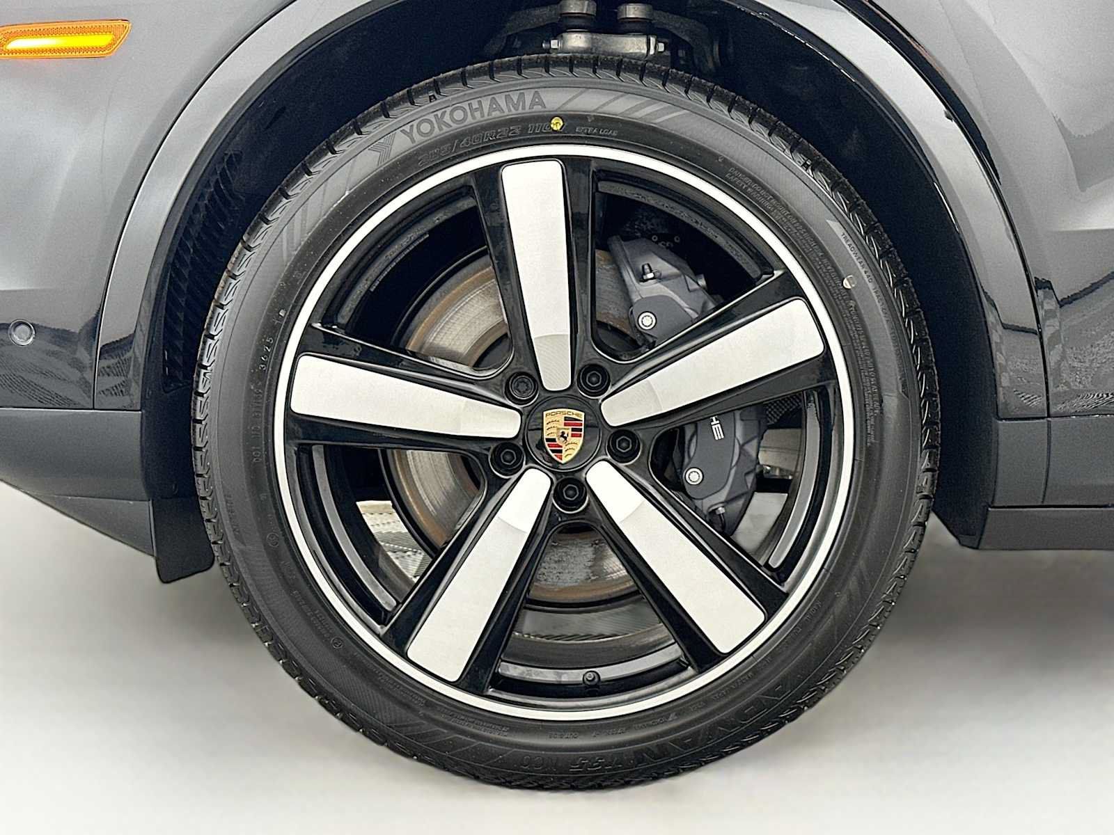 Used 2026 Porsche Cayenne AWD/4WD image 31