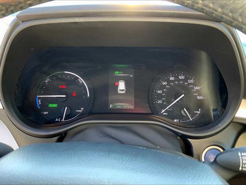 Used 2024 Toyota Sienna XLE image 25