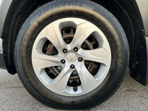 Used 2019 Toyota RAV4 LE w/ All Weather Liner Package AWD/4WD image 25