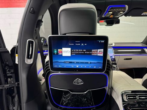 Used 2023 Mercedes-Benz Maybach S 680 4MATIC w/ Manufaktur Leather Package image 40