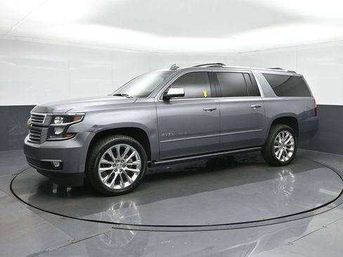 Used 2019 Chevrolet Suburban Premier w/ Premier Plus Edition AWD/4WD image 3