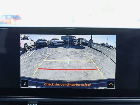 Used 2025 Toyota Camry XLE FWD image 24