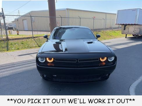 Used 2019 Dodge Challenger SXT w/ Blacktop Package RWD image 2