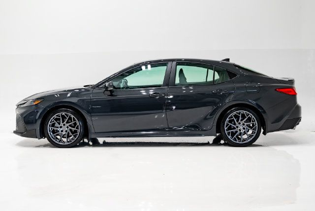 Used 2026 Toyota Camry SE FWD image 29