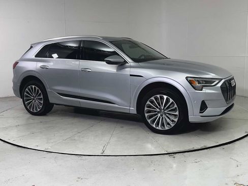 Used 2019 Audi e-tron Prestige image 8