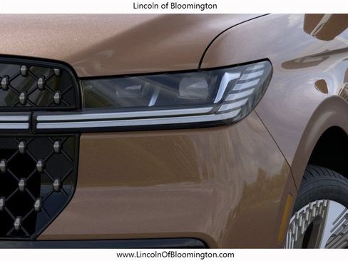 New 2026 Lincoln Navigator Black Label w/ Black Label Special Edition AWD/4WD image 21