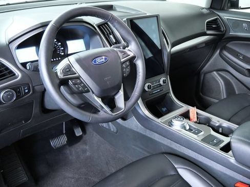 Certified 2024 Ford Edge SEL w/ Convenience Package AWD/4WD image 3