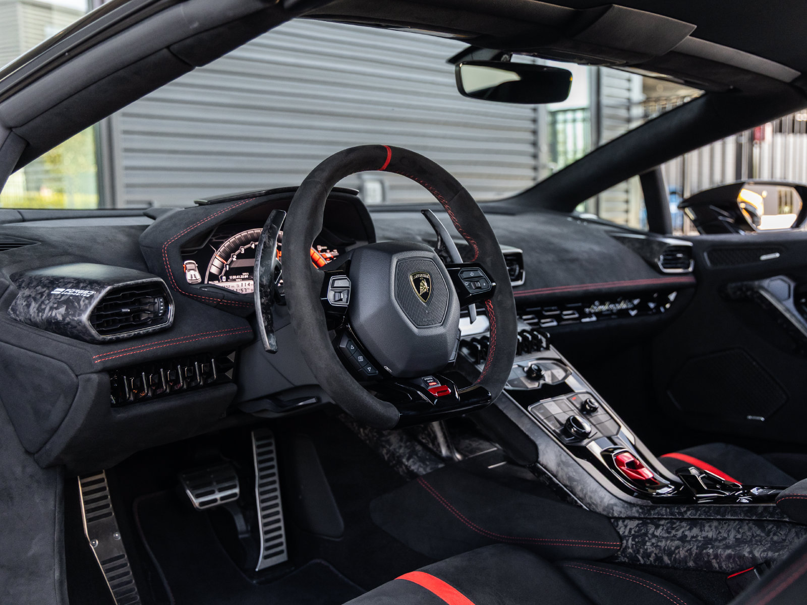 Used 2019 Lamborghini Huracan Performante AWD/4WD image 36