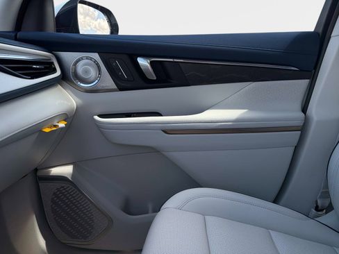 New 2026 Buick Enclave Avenir w/ Super Cruise Package FWD image 22