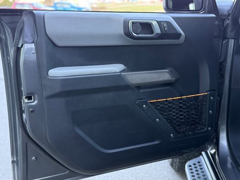 Used 2022 Ford Bronco Badlands image 12