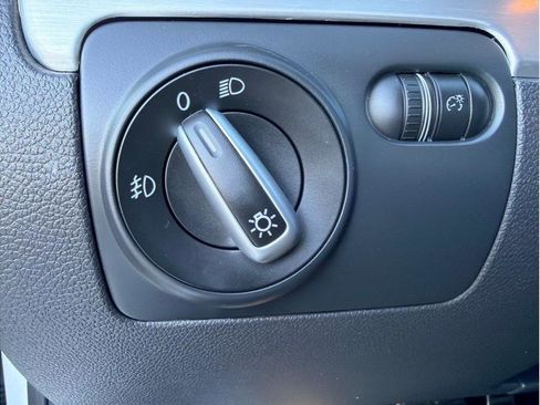 Used 2012 Volkswagen GTI Autobahn image 23