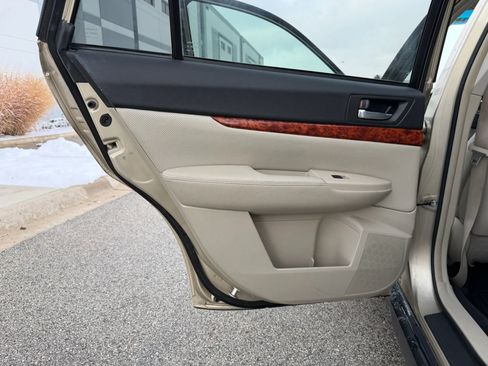 Used 2010 Subaru Outback 2.5i Limited AWD/4WD image 13