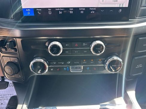 Used 2025 Ford F250 Lariat w/ Black Appearance Package image 17