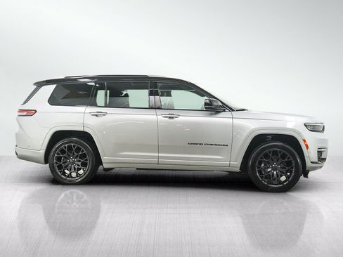 Used 2023 Jeep Grand Cherokee L Summit AWD/4WD image 6