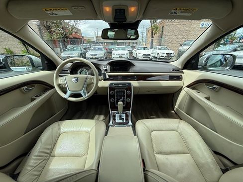 Used 2012 Volvo XC70 T6 Premier Plus image 14