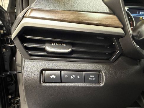 Used 2023 Nissan Altima 2.5 SV FWD image 14