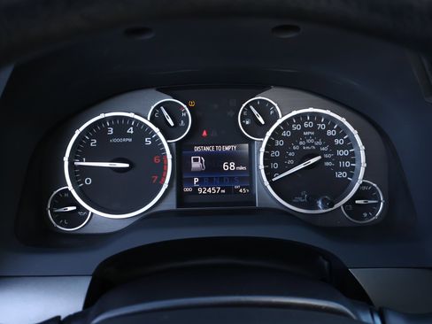 Used 2016 Toyota Tundra SR5 w/ SR5 Upgrade Package image 18