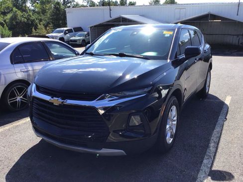 Used 2021 Chevrolet Blazer LT FWD image 2